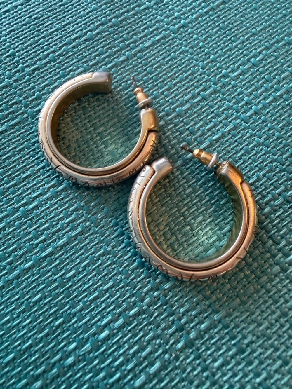 Brighton Jewelry Two-tone Hoop Earrings in Decorative Blue Tin - Picture 4 of 5